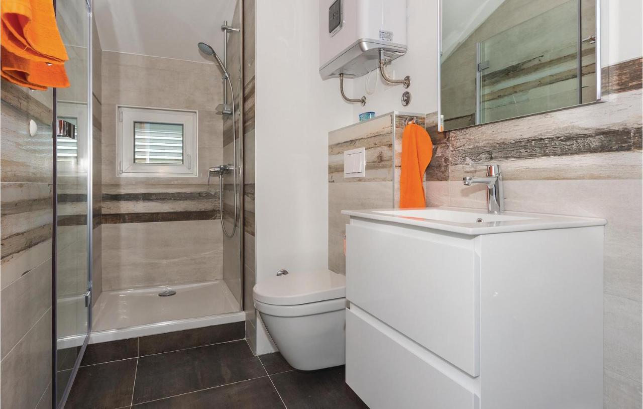 Cozy Apartment In Brodarica With Wifi Exterior foto