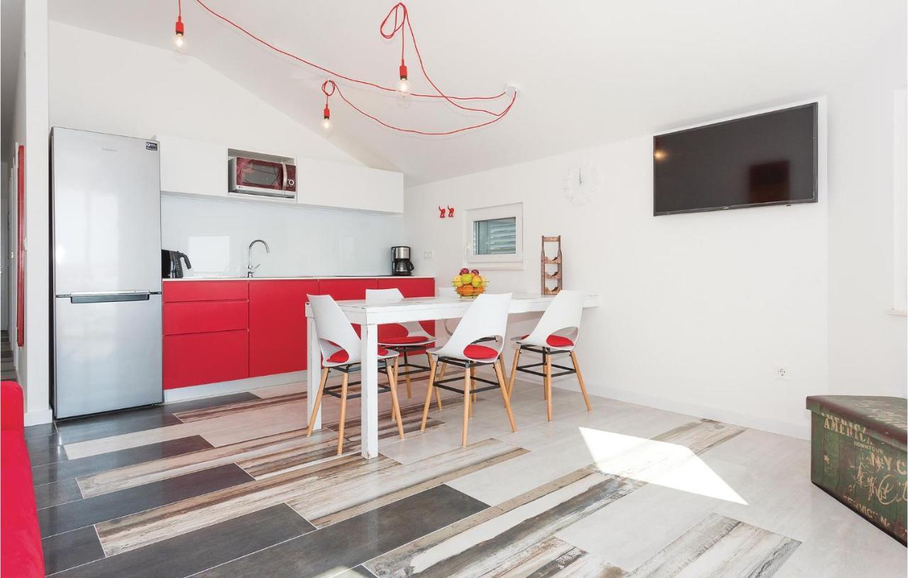 Cozy Apartment In Brodarica With Wifi Exterior foto